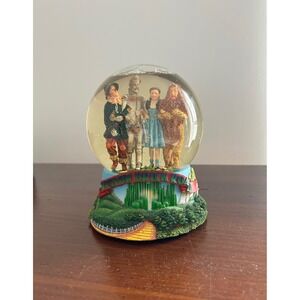 Vtg 2004 Wizard of Oz Musical Snow Globe Over The Rainbow Emerald City